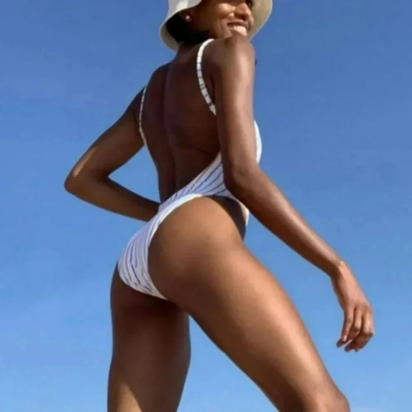 Vitamin A Yasmeen One Piece Swimsuit/Bodysuit Palm Springs White Stripes - Picture 12 of 13